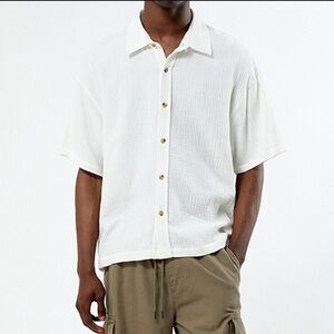 Men’s Pacsun Cream Boxy Button Down Shirt Collared 100% Cotton Size Small